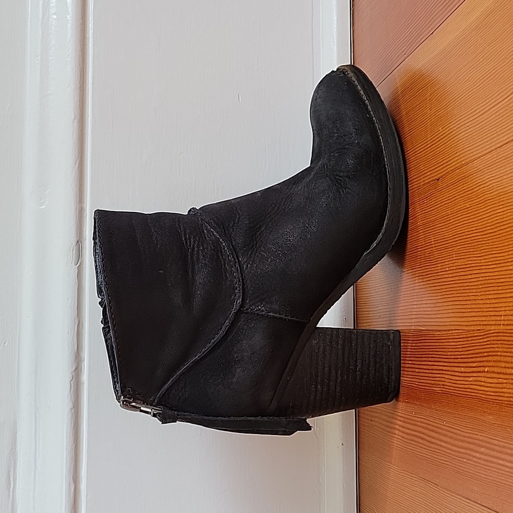 Black Steve Madden Radioo block heeled boots